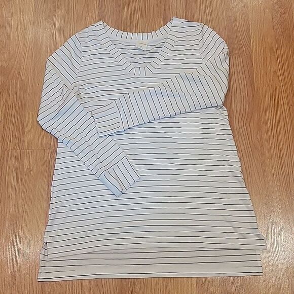 Soma Long Sleeve Top M Super Soft Stripes V-Neck Top Black and White Stripes - Picture 2 of 4